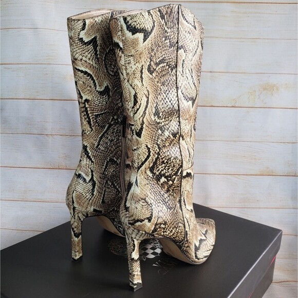 Vince Camuto Leather Senimda Pointy Toe Snake Print Heeled Boots Size 8 1/2M - Picture 8 of 16